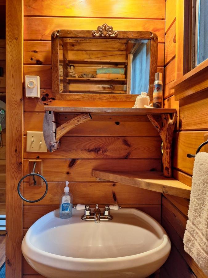Neshannock Creekside Log Cabin Volant Екстер'єр фото